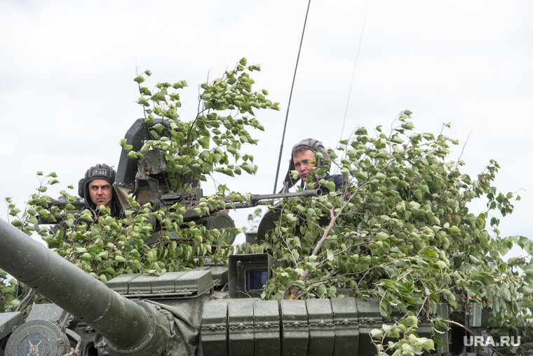    Новые разработки делали на базах Т-72 и Т-90
