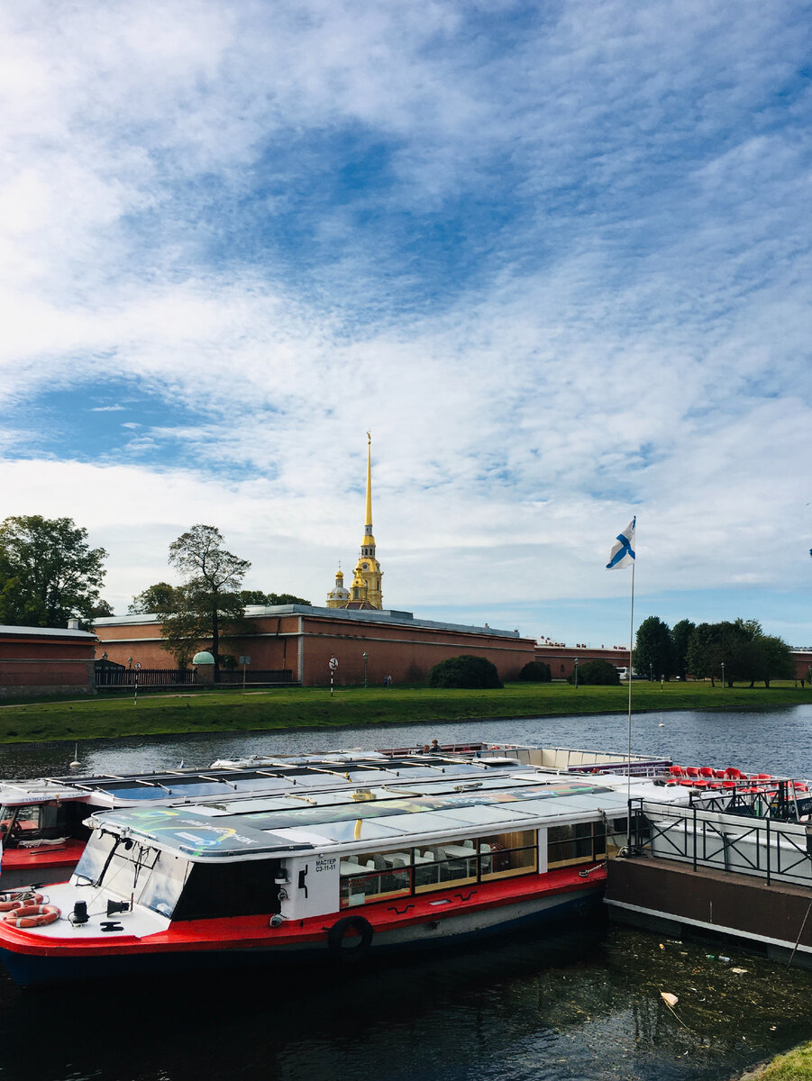 Вид на Петропавловскую крепость
