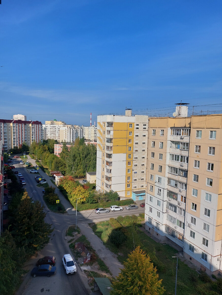 Вид из нашего окна 9 этажа.