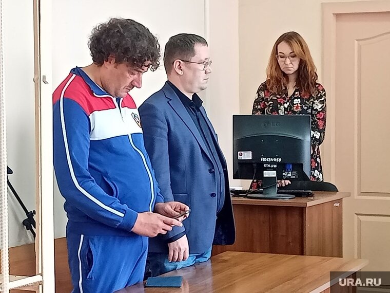    Арсена Унаняна (слева) признали виновным в мошенничестве