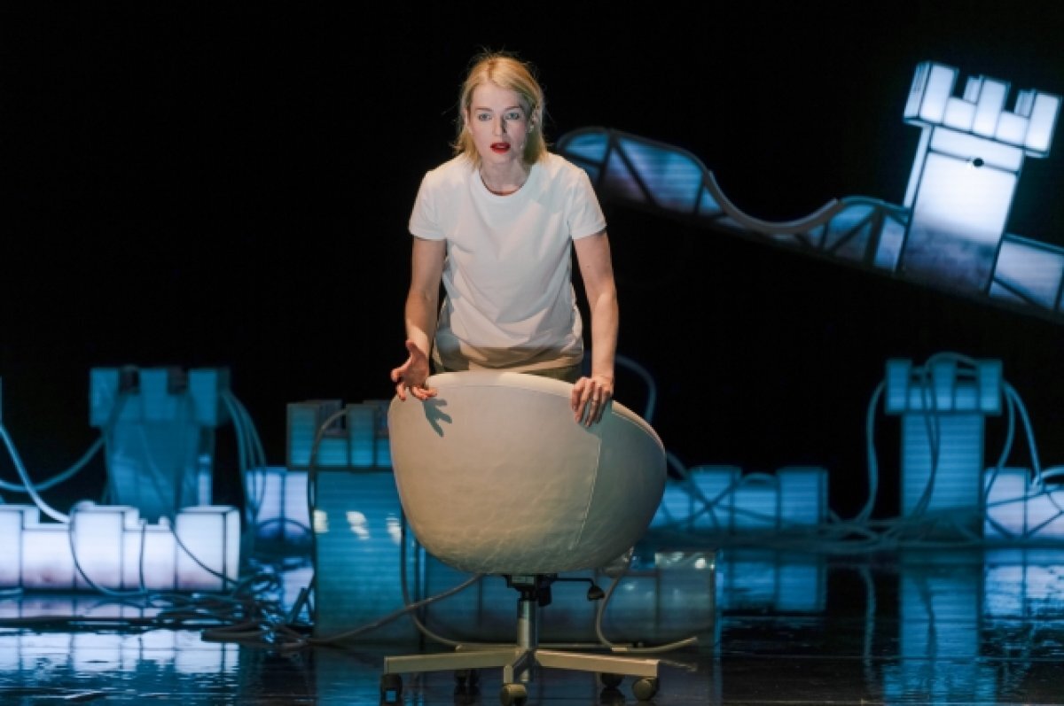    До премьеры спектакля "Это все она" в Томске осталось семь дней