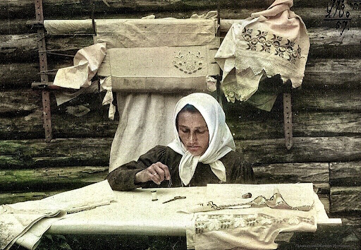 Крестьянка за работой