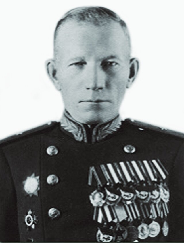 Генерал-майор Почема Филипп Евсеевич.

	 