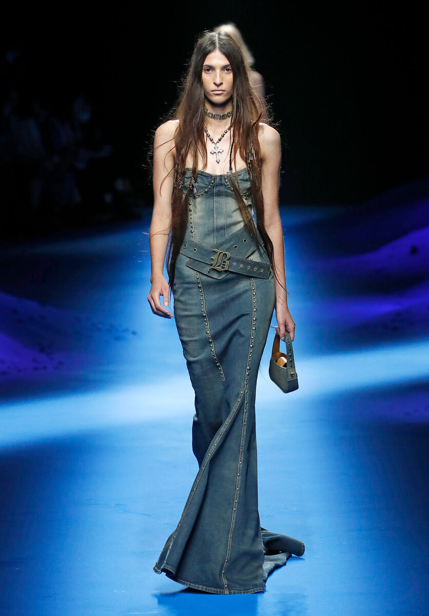    Blumarine весна-лето 2023LEGION-MEDIA