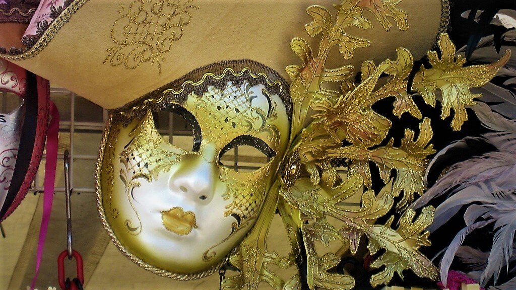 Венецианская маска.