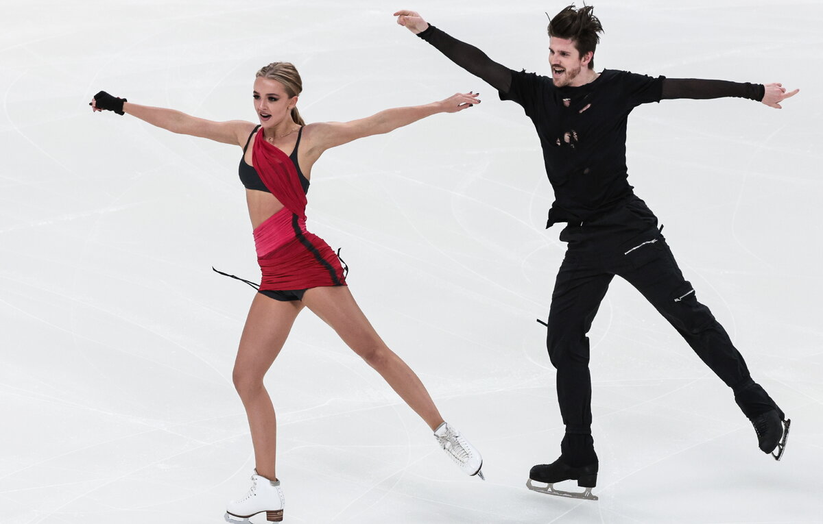    Александра Степанова и Иван Букин  Сергей Бобылев/ТАСС