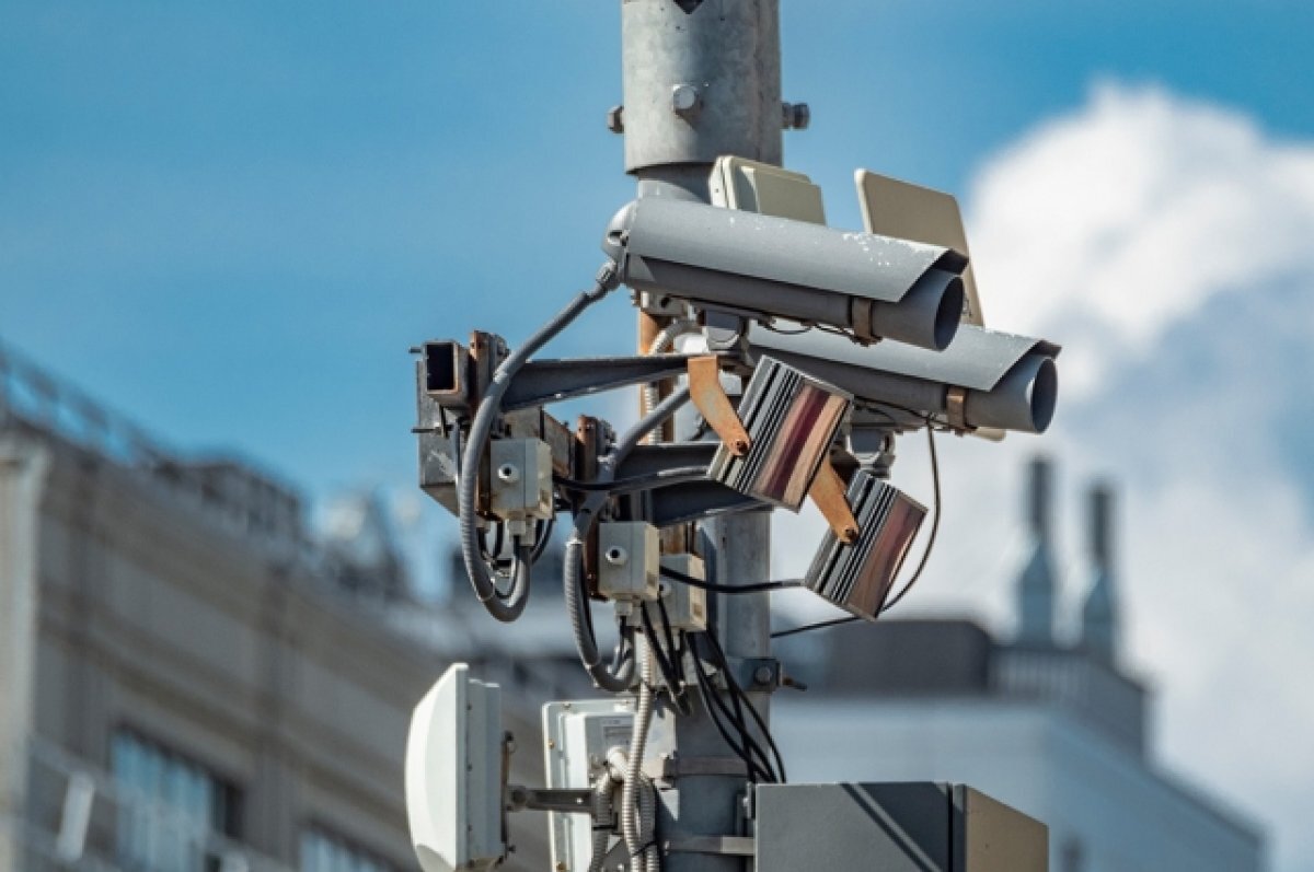    Незаконные граффити и кондеи в Петербурге отследит камера с интеллектом