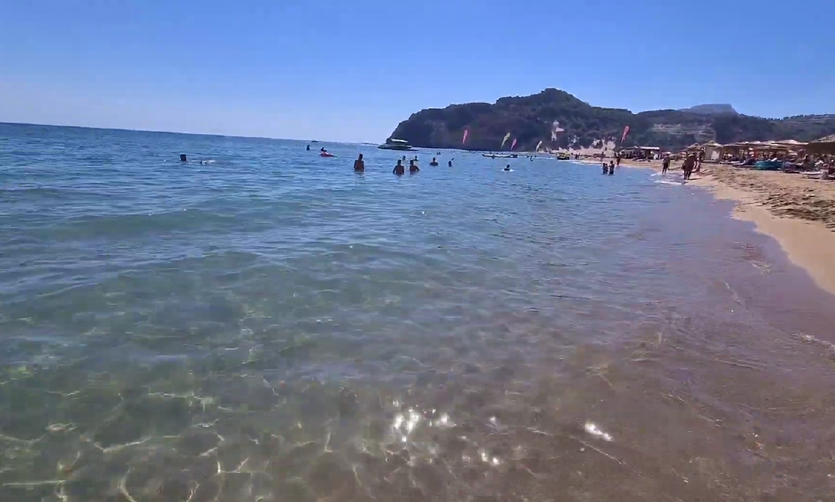 Родос. Пляж Тсамбика