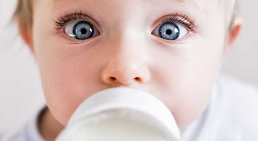 дефицит лактазы у новорожденного грудничка. что такое лактозная недостаточность у новорожденных. лактазная недостаточность фото. лактазная недостаточность у детей фото. лактозная непереносимость у детей.