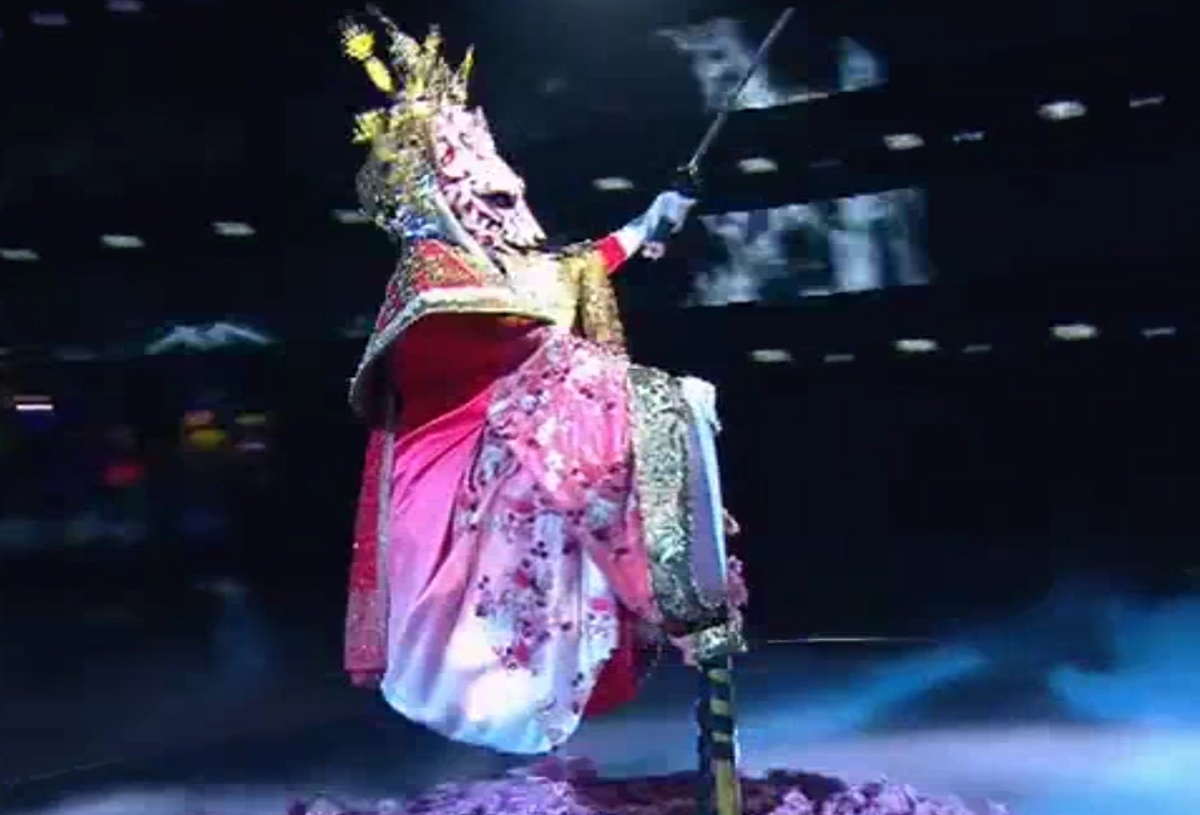 Горностай в шоу "Маска"