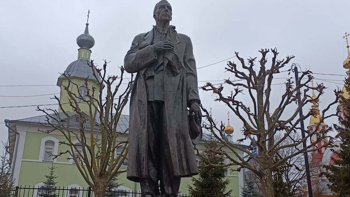 Памятник С.В.Рахманинову 2023 год. Фото автора.