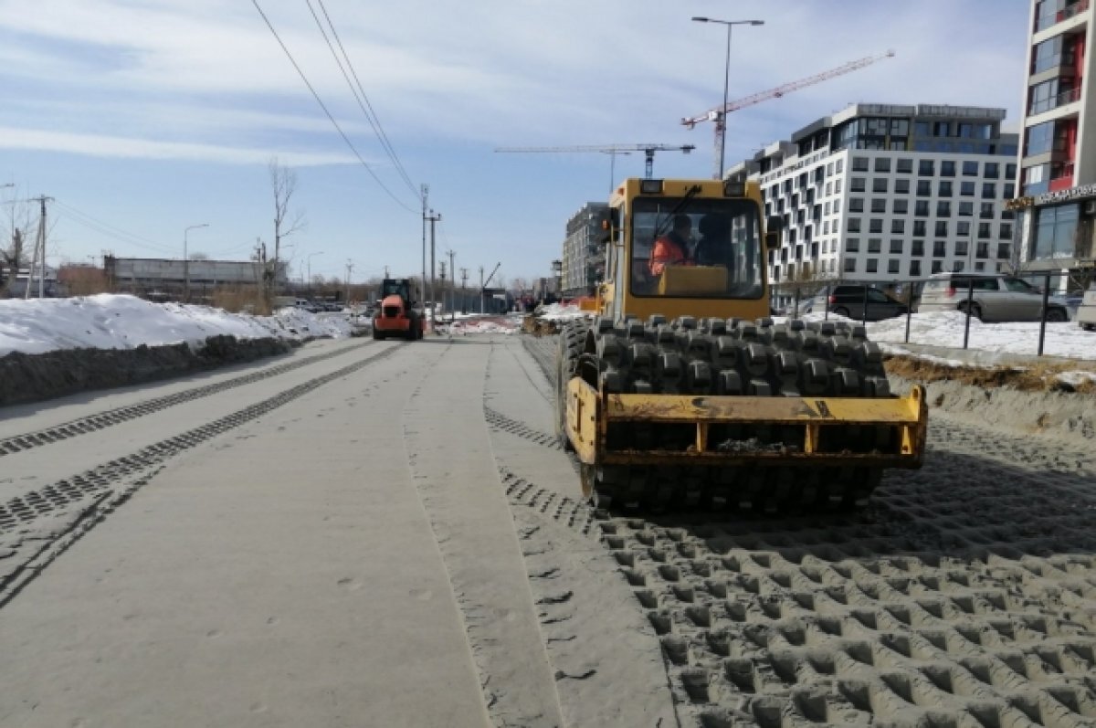    Строительство 4-полосной дороги на улице Республиканец в Тюмени