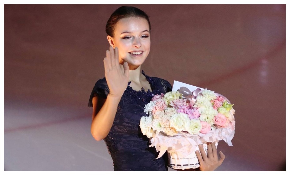    Анна Щербакова решила вместо чемпионата России кататься в шоу. Фото: соцсети Анна Щербаковой