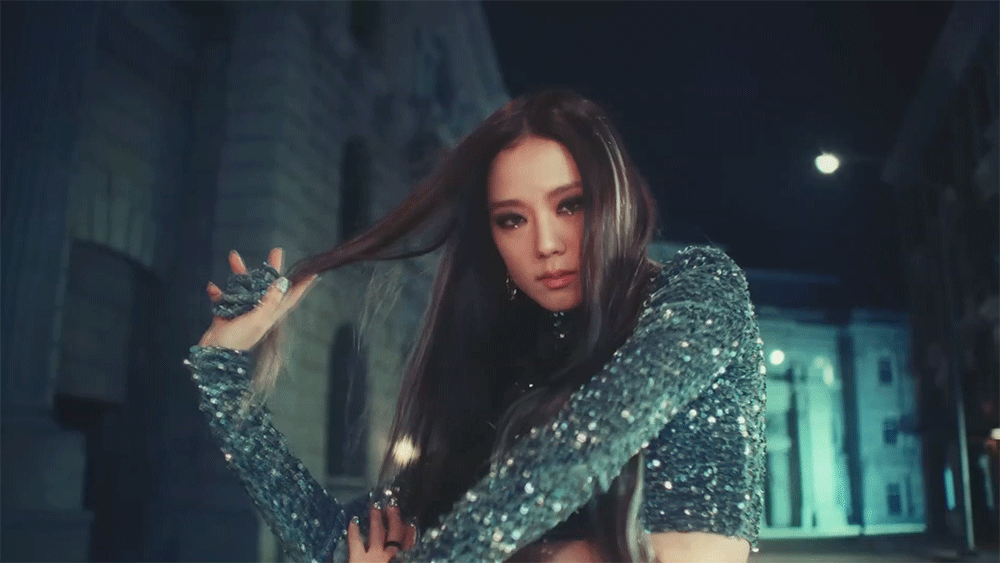 Кадры из клипа Джису - 꽃 (FLOWER)     