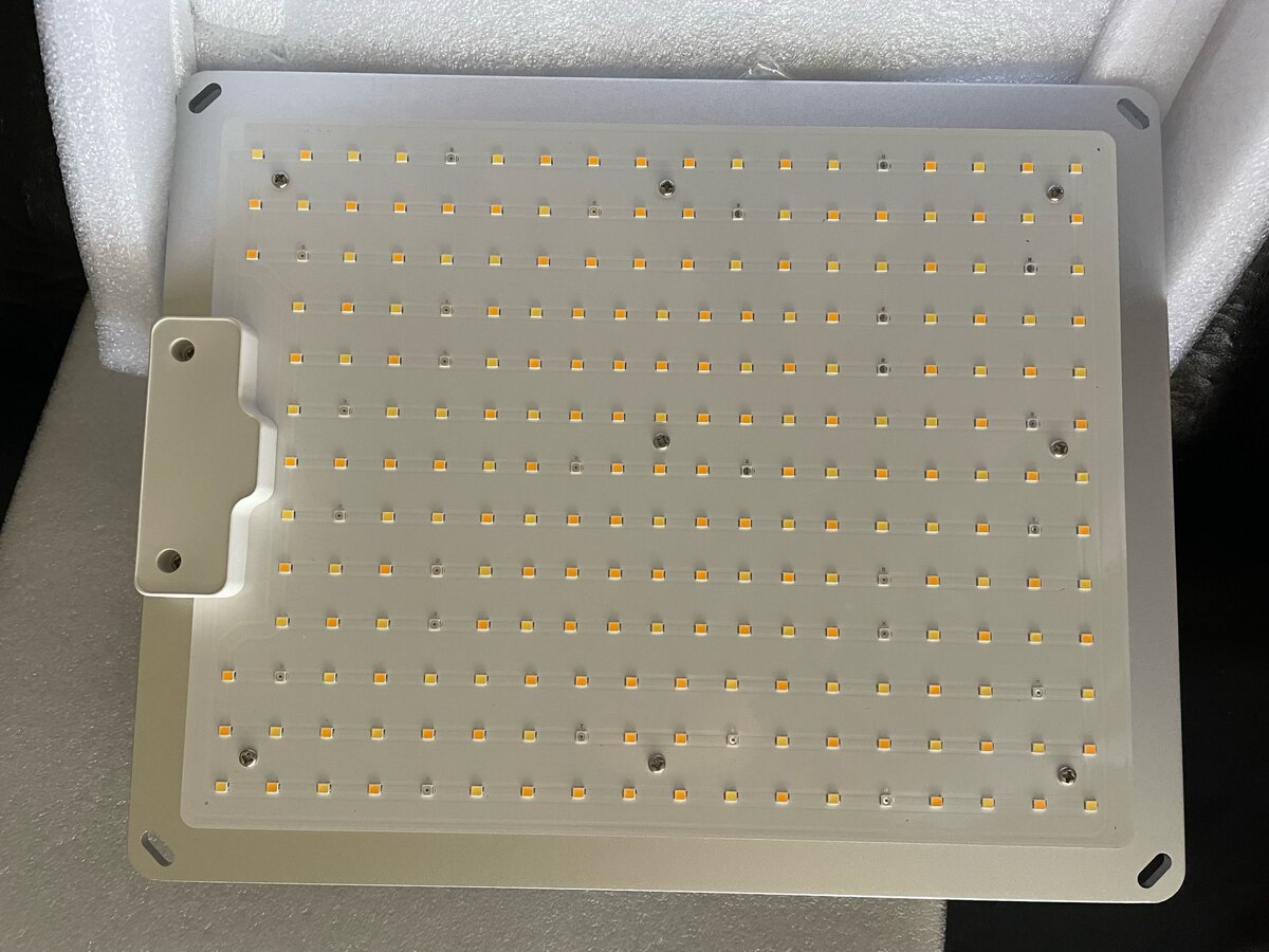 Так выглядит классический светодиодный "борд" или доска.