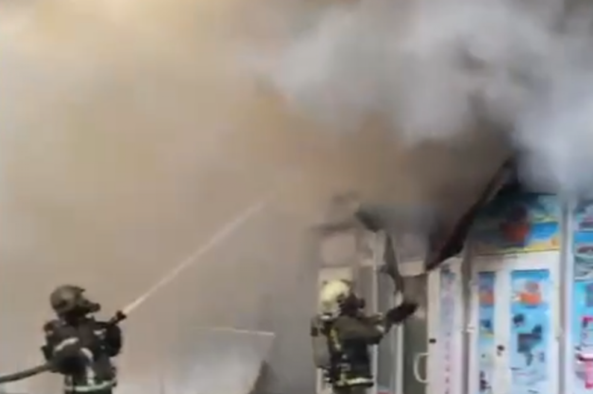    Площадь возгорания на складе в Предгорном округе увеличилась до 2000 кв.м