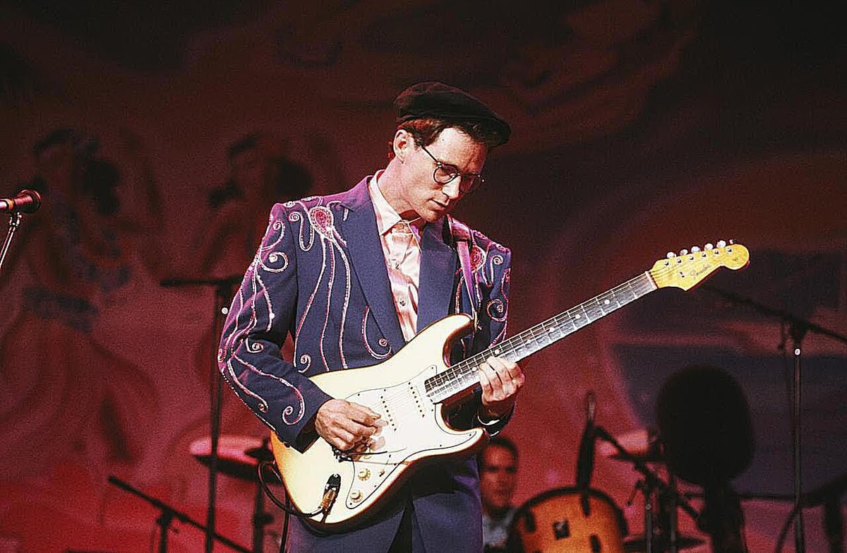 Креншоу в образе Бадди Холли