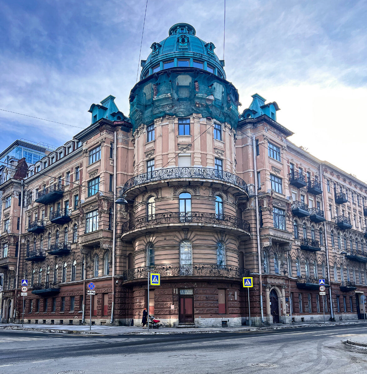 Доходный дом Дернова, в котором проходили литературно-философские вечера в квартире поэта В. Иванова. Фото автора