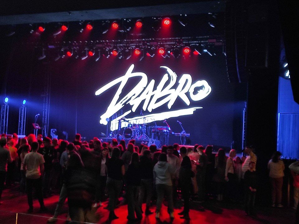     Группа Dabro собрала полный зал в Нижнем Новгороде. Валерия МУРОМЦЕВА