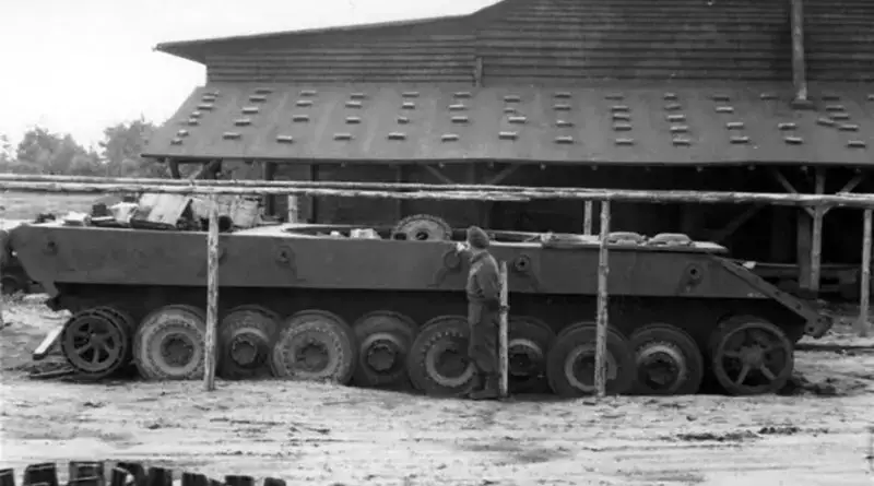 Корпус Е-100 в Хаустенбеке, 1945 год