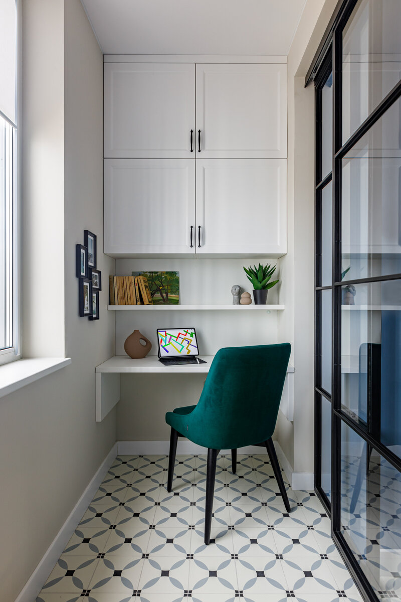 Функционально и очень красиво. Небольшую однушку перепланировали для нужд трех поколений семьи