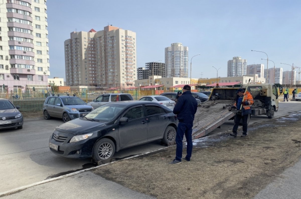    В Новокузнецке автомобили увозили на штрафстоянку