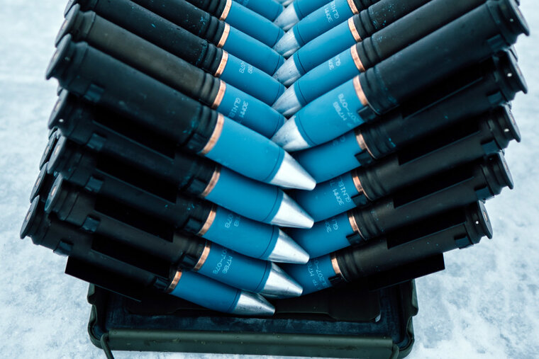    Страны НАТО не намерены замедлять отправку оружия, уверен политик