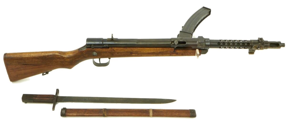 Пистолет-пулемет Тип 100.