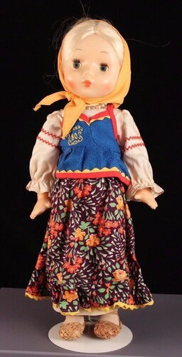 Сувенирная куколка "Дашенька"