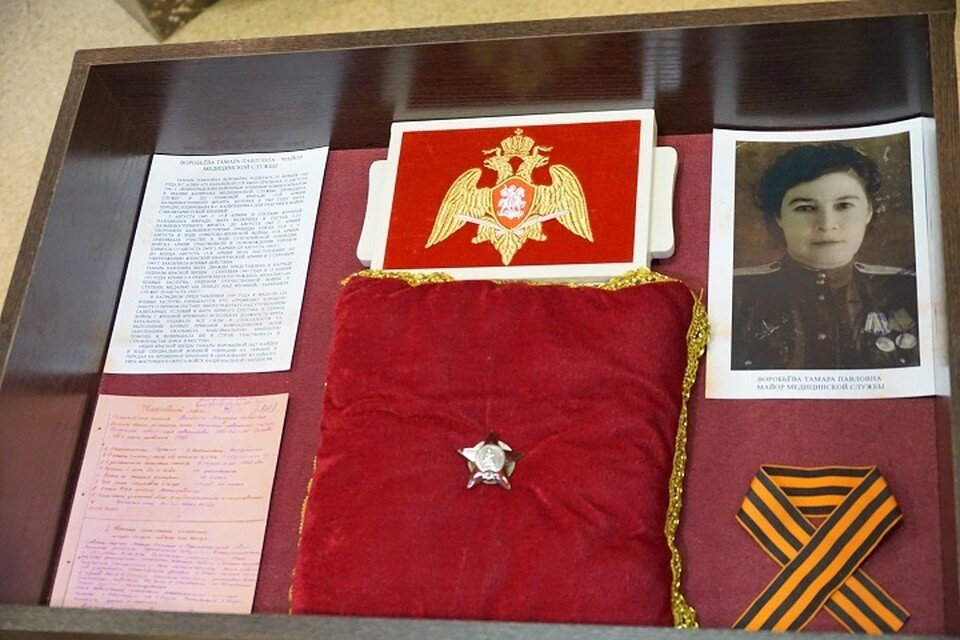     Орден останется в Хабаровске, пока не найдутся родственники майора Тамары Воробьевой Фото: пресс-служба ВО ВНГ РФ