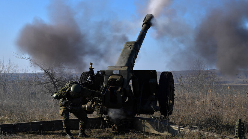     Боевая работа расчётов гаубиц Д-30 в южном секторе СВО. Архивное фото РИА Новости Александр Гальперин