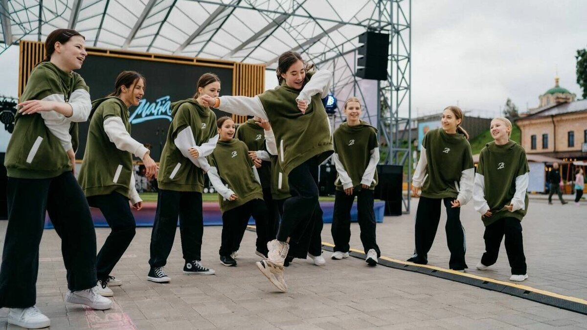     По поручению Владимира Путина, День молодёжи в 2023 году будут отмечать в последнюю июньскую субботу. Об этом сообщили сегодня в пресс-службе тюменского правительства.