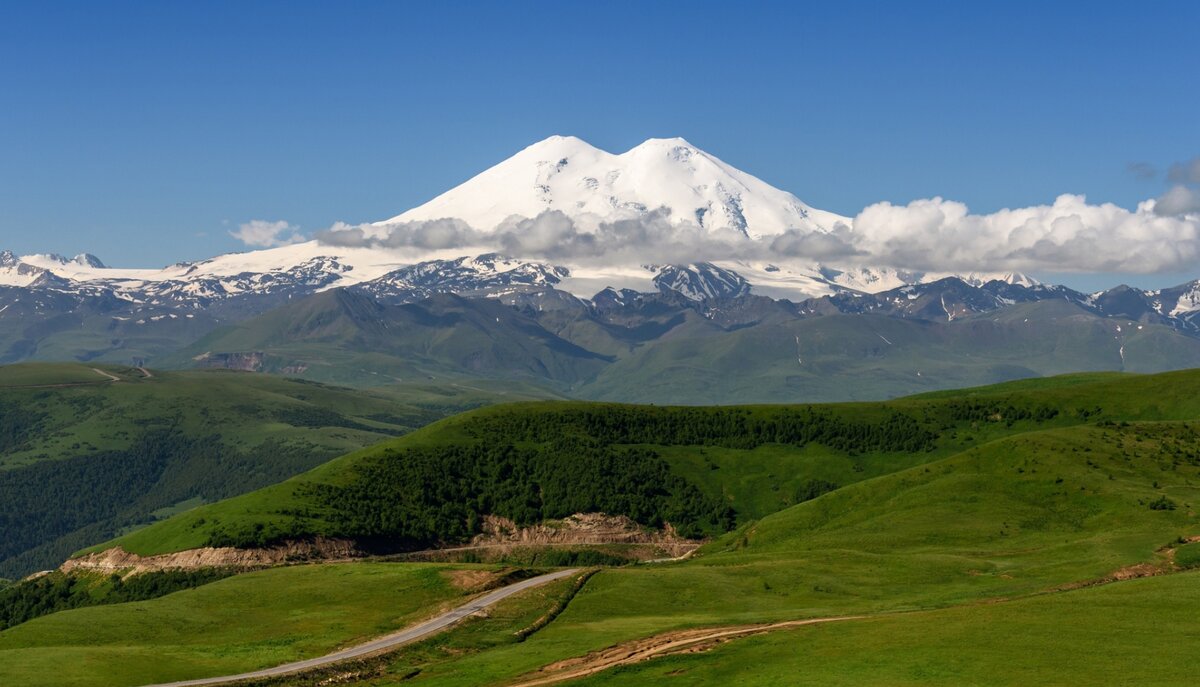 Вид на Эльбрус с Севера © Роман Дочук