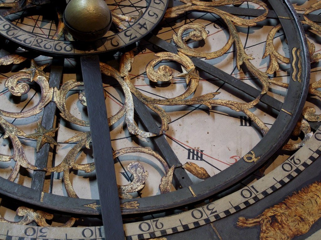 Изготовляемые часы кузнецами были. Астрономические часы Кузнецова Жепинского. Астрономические часы Бурылина. Астрономические часы Бурылинский музей.