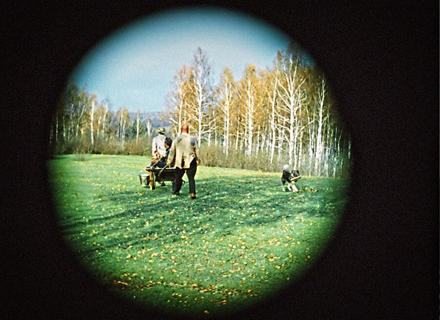 Колоритная гайдаевская троица – очень смешная и смотрится цельной. Но как могли сойтись такие разные персонажи? Впервые они появляются в короткометражке «Пёс Барбос и необычный  кросс» 1961 года.-16