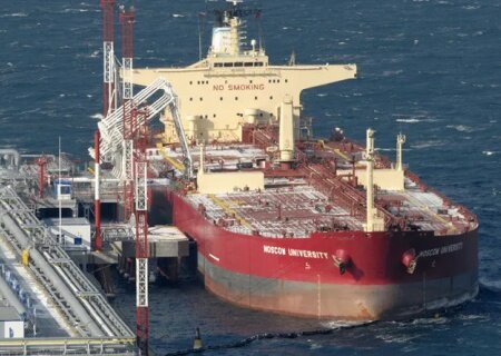    Эмираты и саудиты бросают вызов Вашингтону и открыто покупают нефть из России