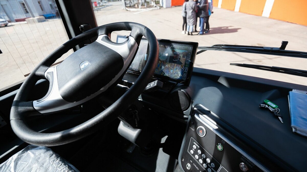     Водитель хотел высадить школьницу прямо на проезжей части. Об инциденте рассказать мать девочки в соцсетях.