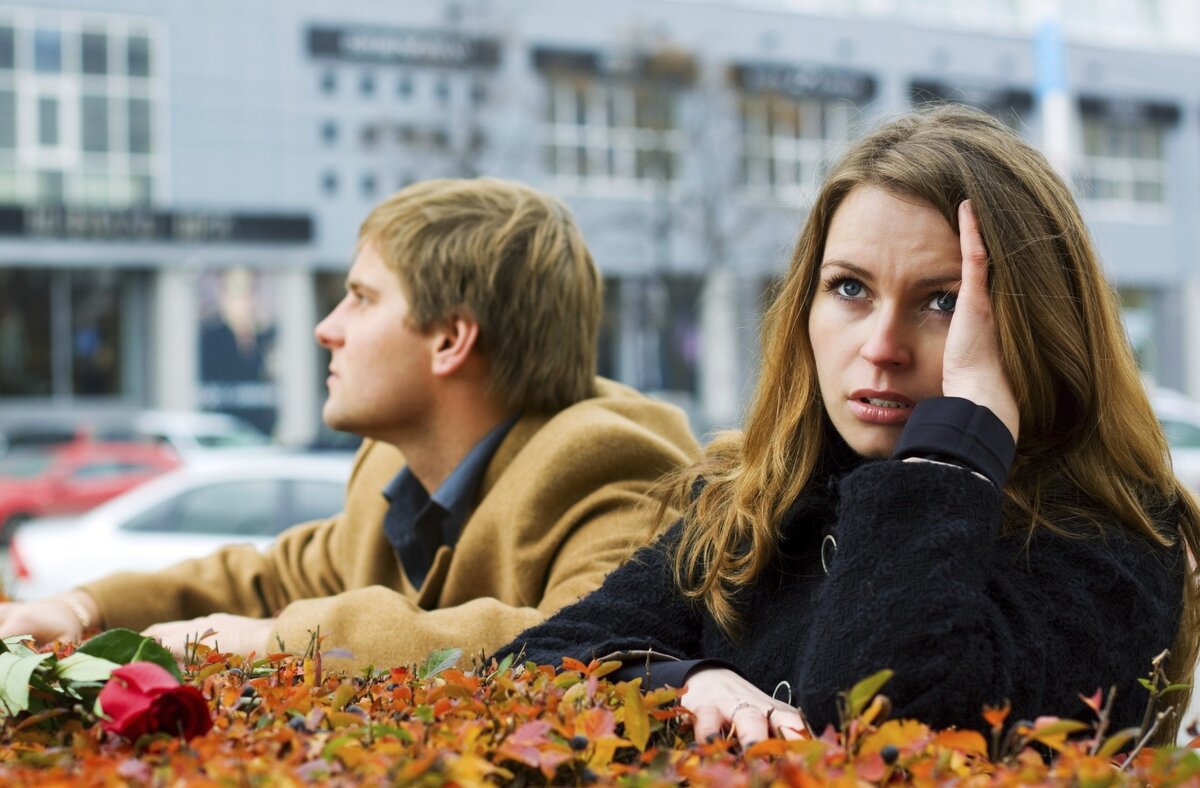 ЛИЧНОЕ ПРОСТРАНСТВО МЕЖДУ ЛЮДЬМИ ДОЛЖНО БЫТЬ ВСЕГДА! Назойливый избранник. Фото взято из открытого источника