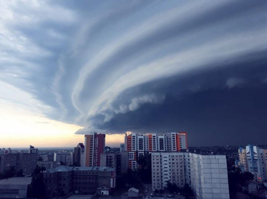 В москве ожидается ураган. Шторм Барнаул 2018. Смерч в Барнауле 2018. Шторм в Барнауле. Буря в Барнауле 2018.