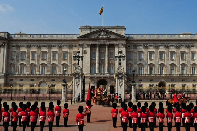 Торжественный выезд из Букингемского дворца