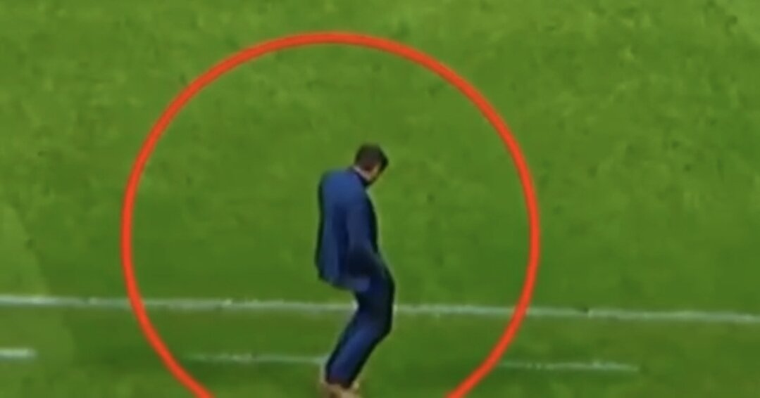 Пеп Клотет показывает судье свое недовольство. Скриншот с видео "Матч ТВ"