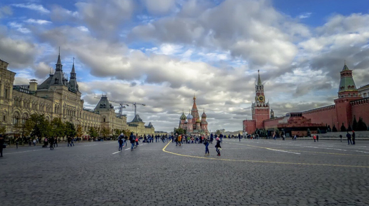 Москва ввод. Кремль Москва. Парад на красной площади. Московские часы на красной площади. Парад Победы в Москве.