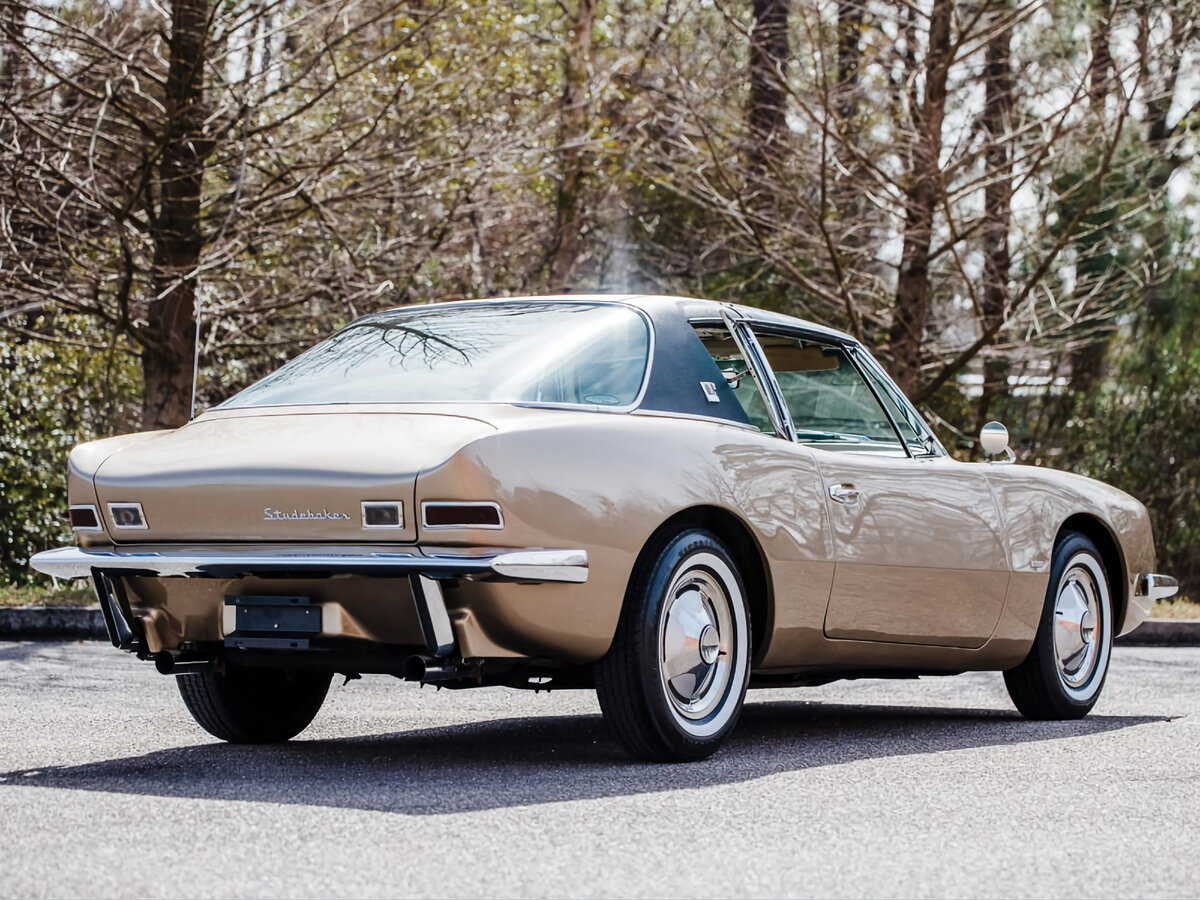 Studebaker Avanti