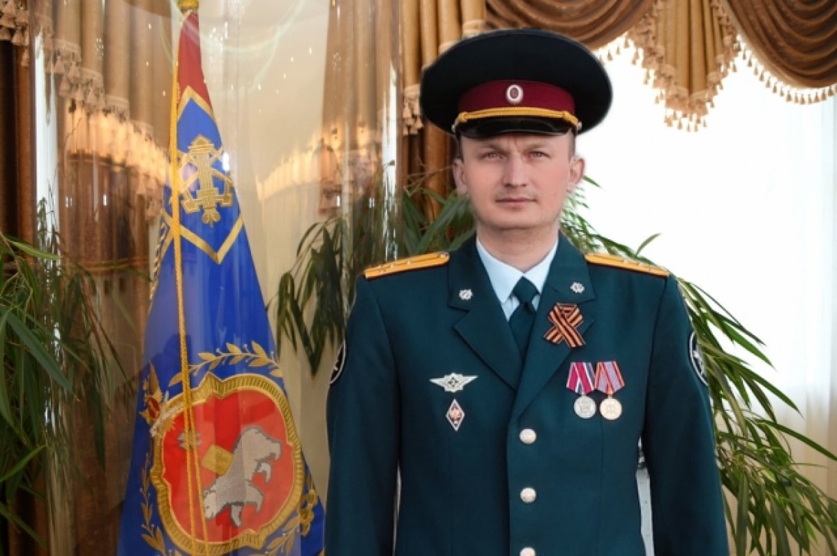    В Пермском крае сотрудник колонии спас попавших в ДТП женщину с ребёнком