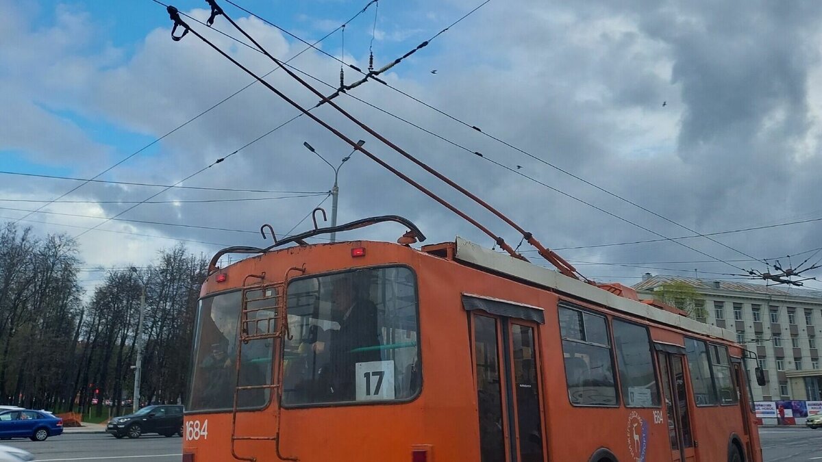     Сохранение троллейбусной сети в Нижнем Новгороде ее реконструкция будет стоить более 7 миллиардов для областного бюджета. Об этом рассказал на брифинге 26 апреля глава ЦРТС Артем Бафанов.