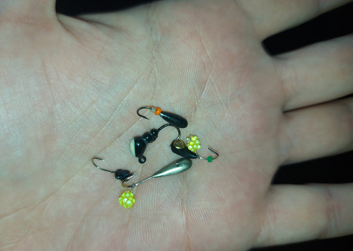 Подвеской можно оснастить любую мормышку