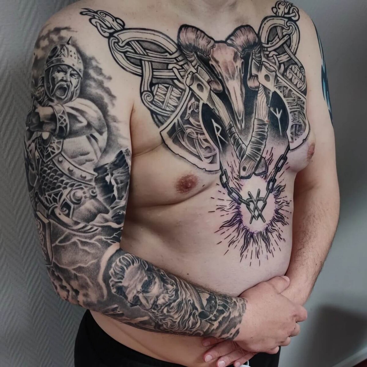 Тату мастер Григорий Монтана