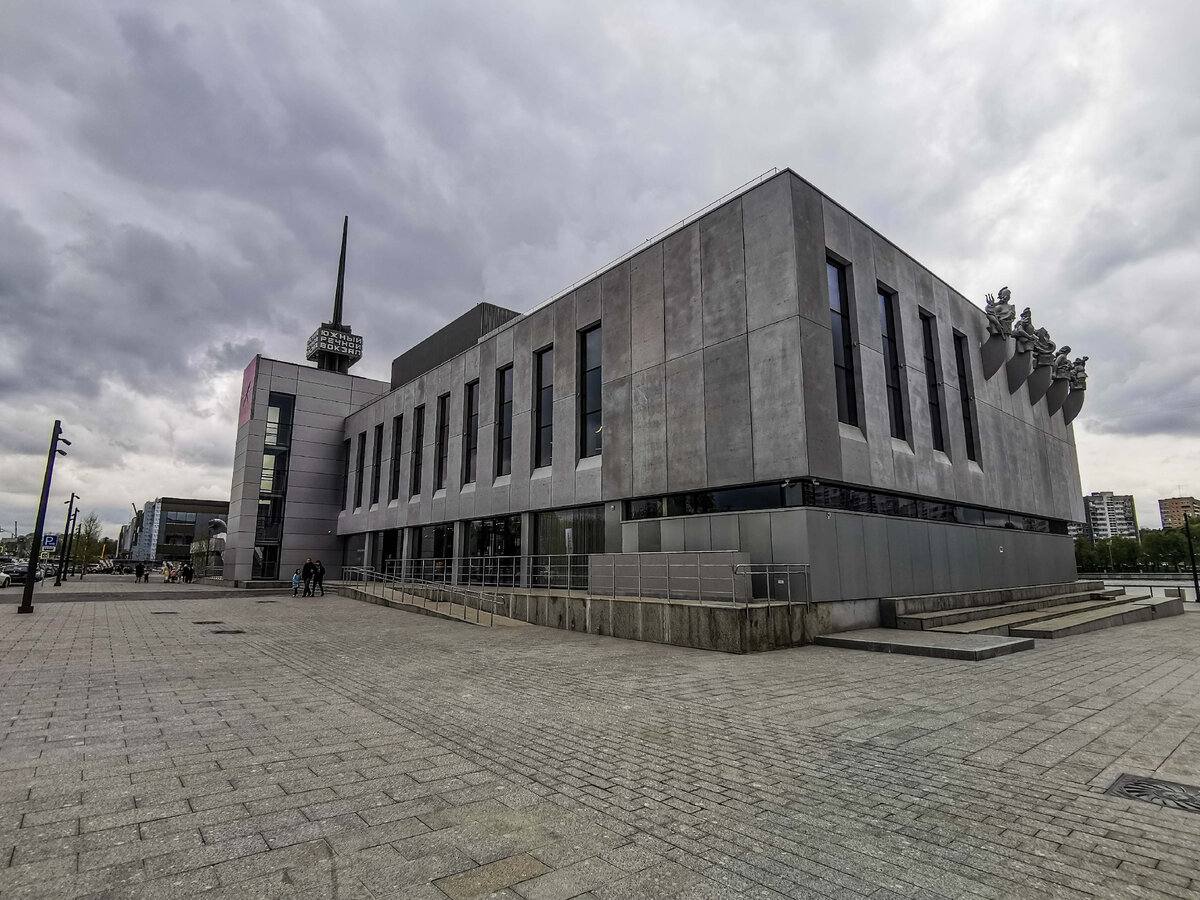 Южный речной вокзал, вид с Проектируемого проезда.