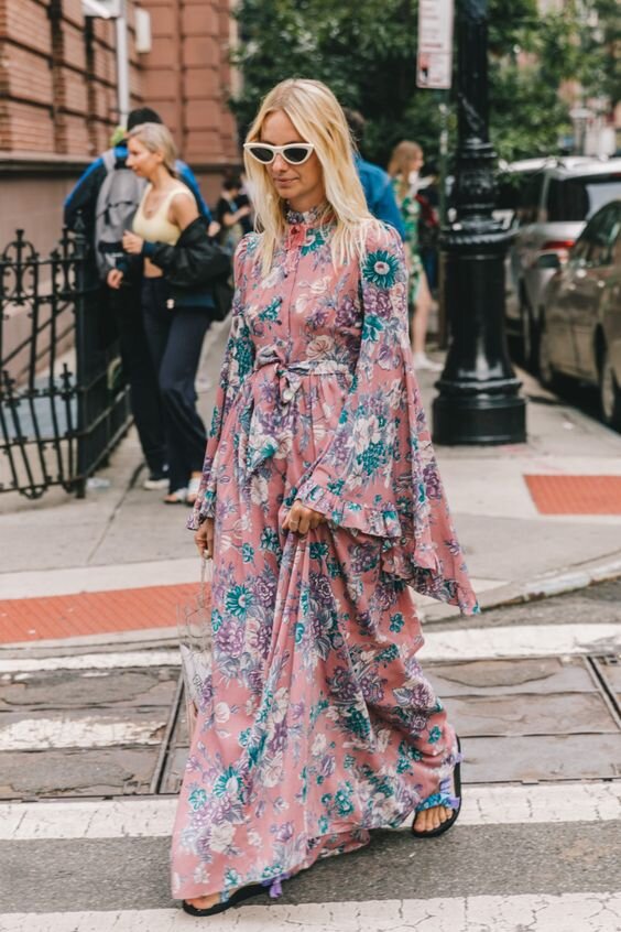 Платья на улицах больших городов. Летний Street style. Стильная ...
