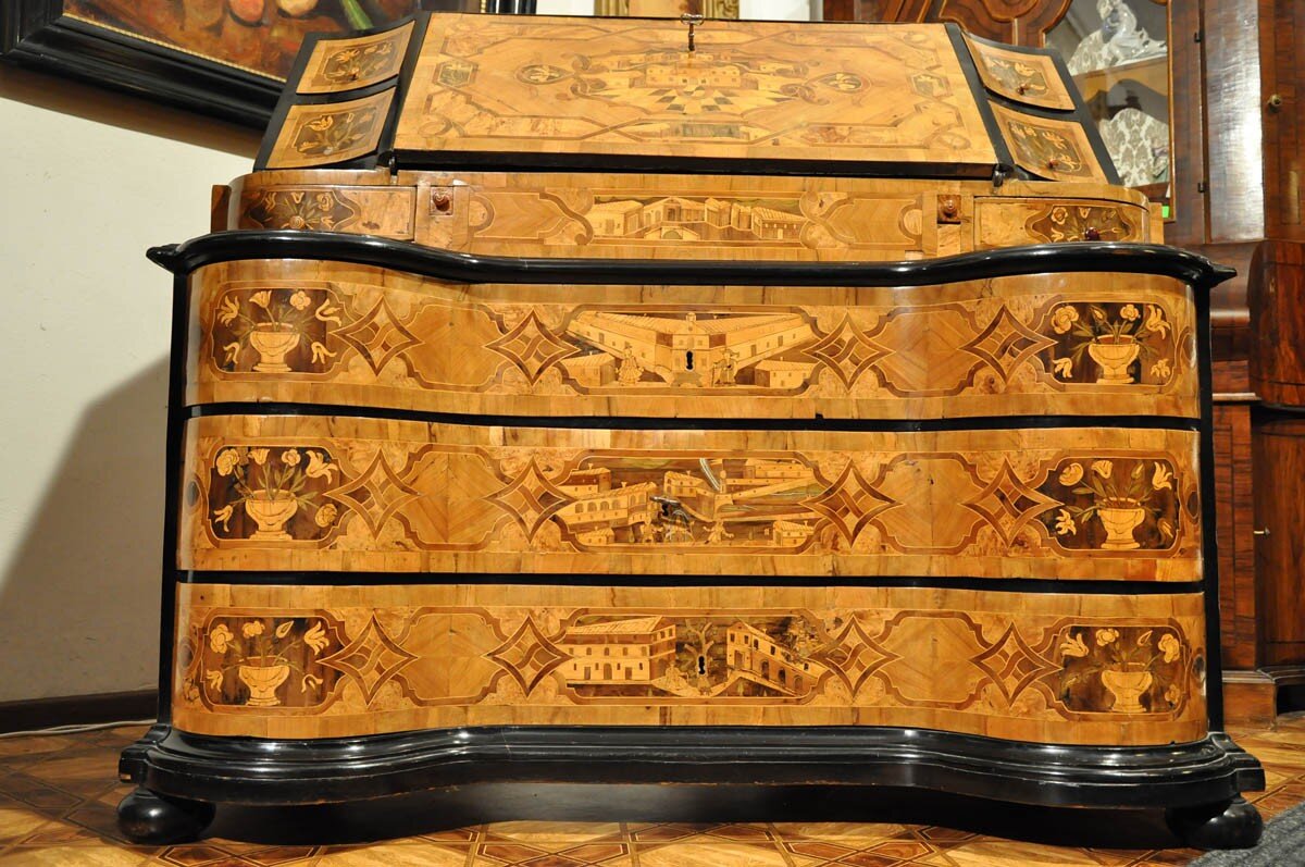 Секретер в стиле барокко 18 век